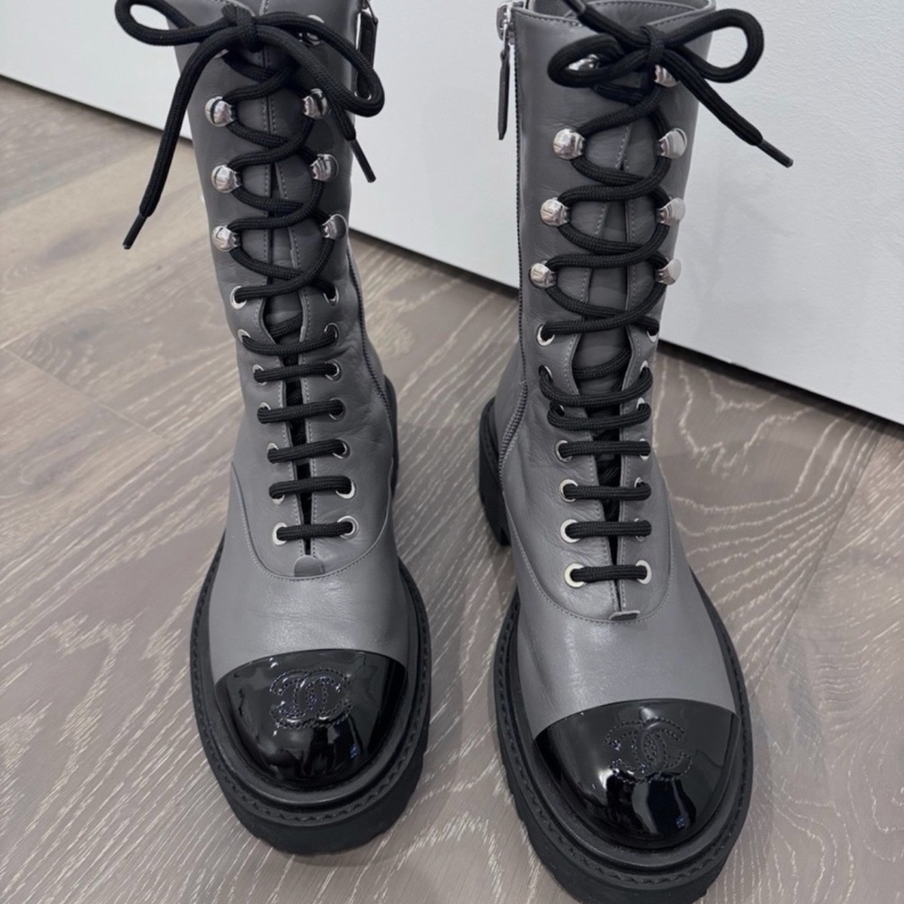 CHANEL Gray Lace-Up Combat Boots with Gloss Black Cap Toe - Picture 2 of 4